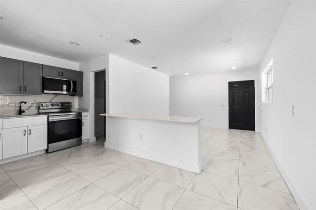 Building Photo - 1443 NW 34th St