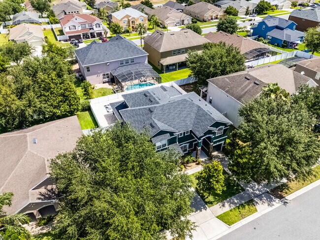 Building Photo - Fully Remodeled 5/4 Art Deco-Inspired Home...