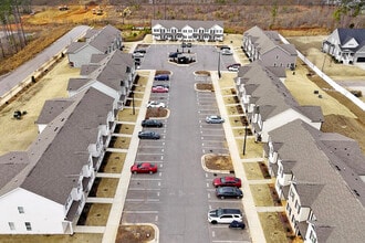 Building Photo - 1025 Peony Ln