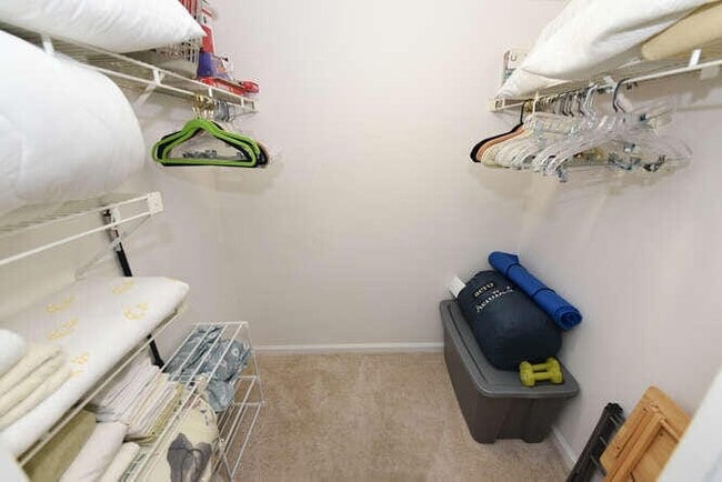 Building Photo - 4105 Fairway Dr N