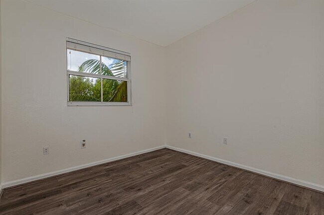 Building Photo - 11605 NW 89th St