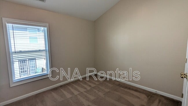 Building Photo - 1747 Oak Brook Ln NW