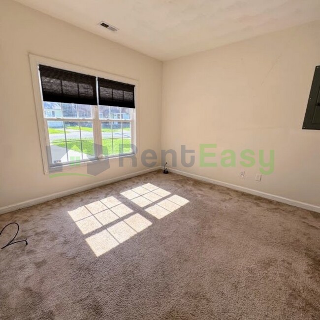 Building Photo - 4116 2nd St