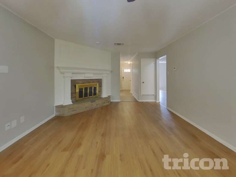 Building Photo - 2710 Jewell Dr