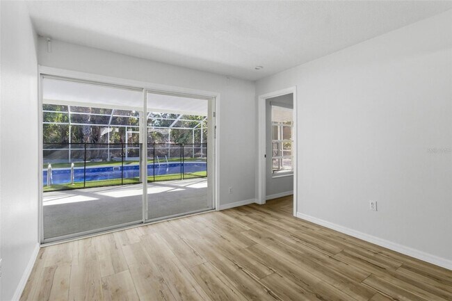 Building Photo - 5223 Shadow Lawn Dr