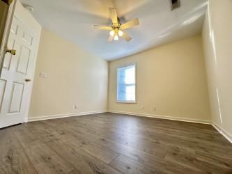 Building Photo - 1620 Ridgecrest Dr