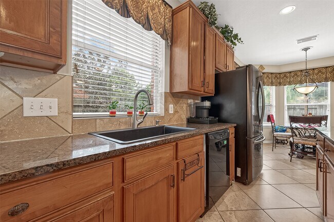 Building Photo - 6003 Dover Creek Ln