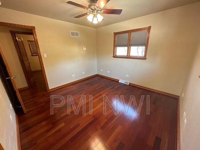 Building Photo - 7959 Beech Ave