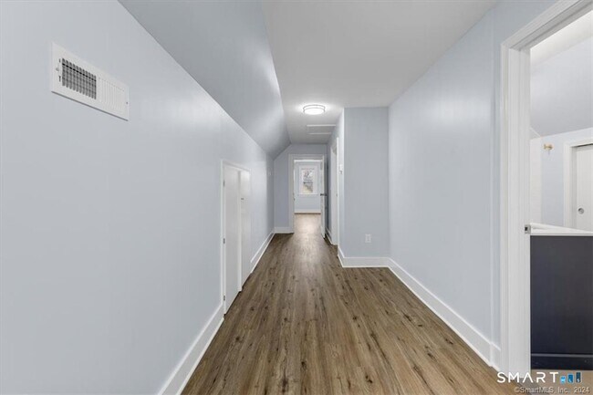 Building Photo - 55 Admiral St