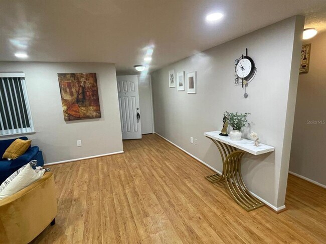 Building Photo - 3704 Haven Dr