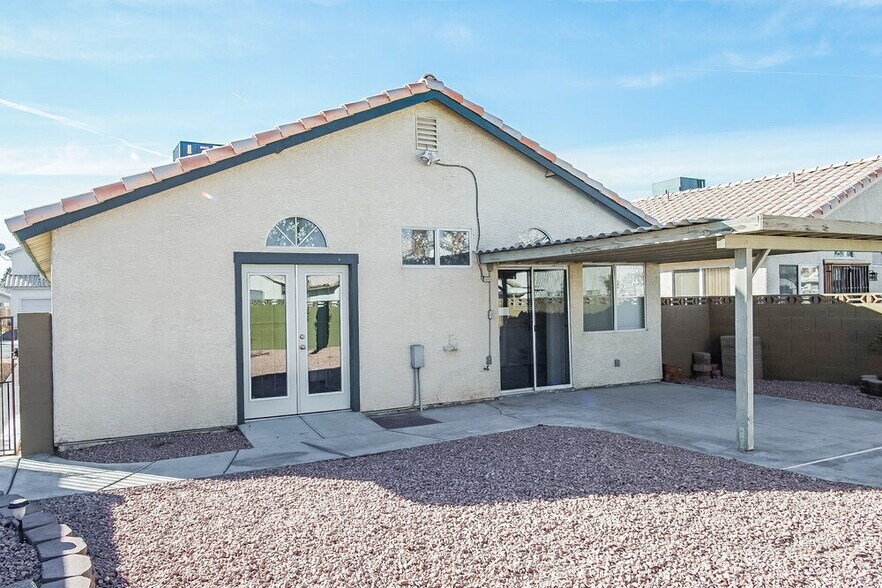 Building Photo - 7032 Village Shore Ct