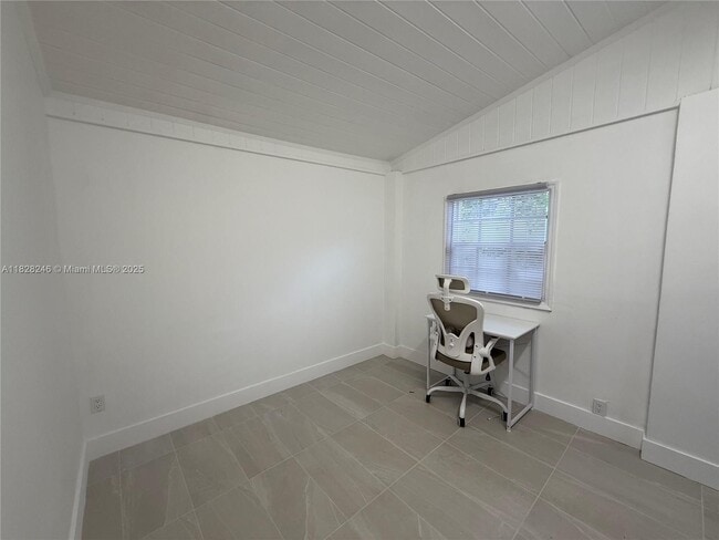 Building Photo - 6765 SW 34th St