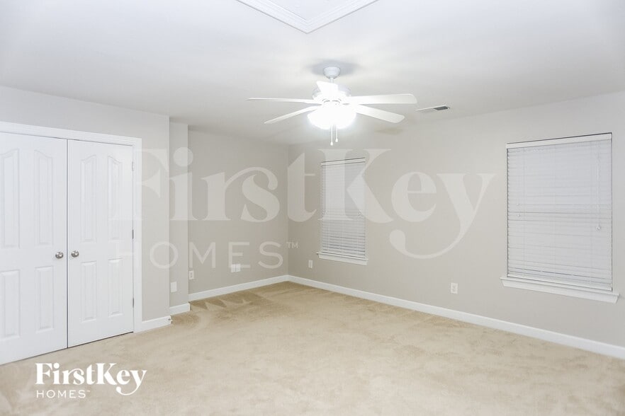 Building Photo - 2853 Island Point Dr NW