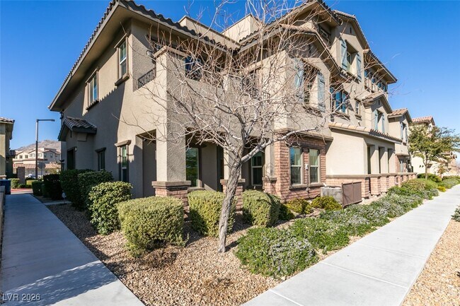 Building Photo - 172 Petaluma Valley Dr