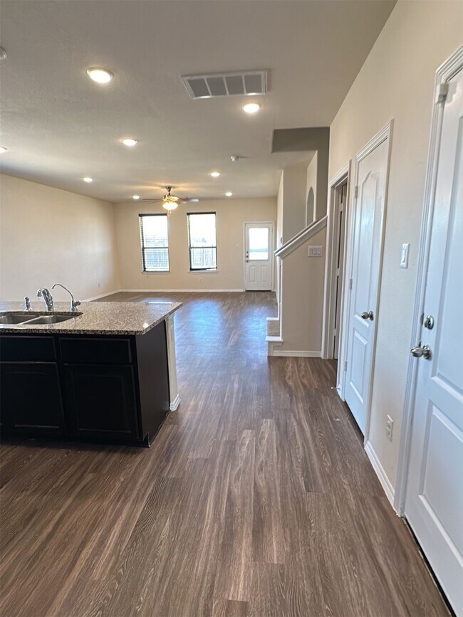 Building Photo - 9931 Swindale Ridge Ln