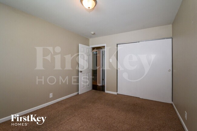 Building Photo - 12465 Larkwood Dr