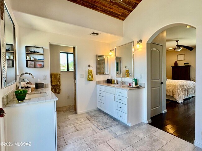 Building Photo - 10414 N Gold Canyon Pl