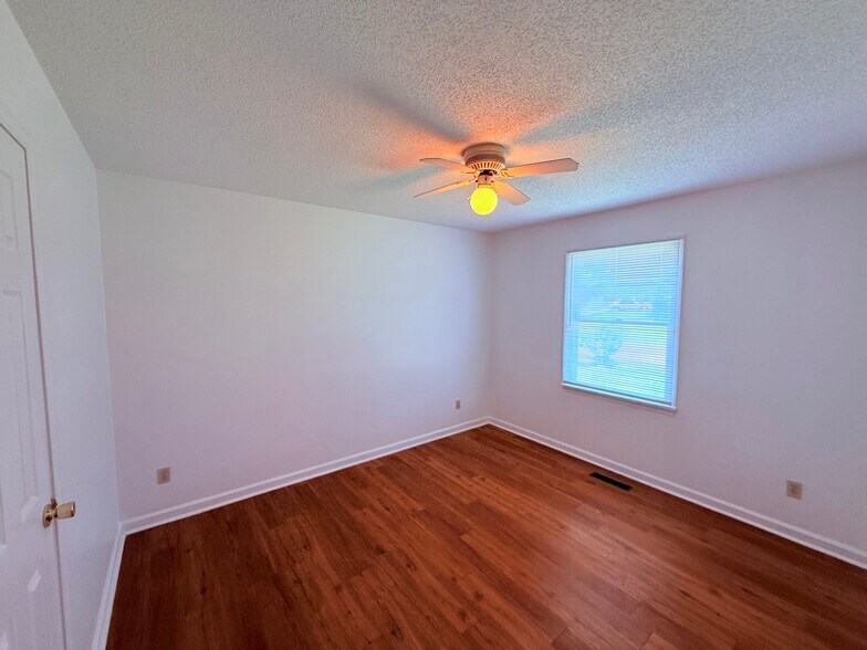 Building Photo - 248 Overlook Dr
