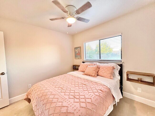 Building Photo - 9047 Twincreek Farm