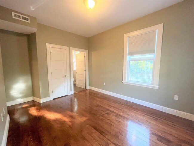 Building Photo - 20 Marie Ave