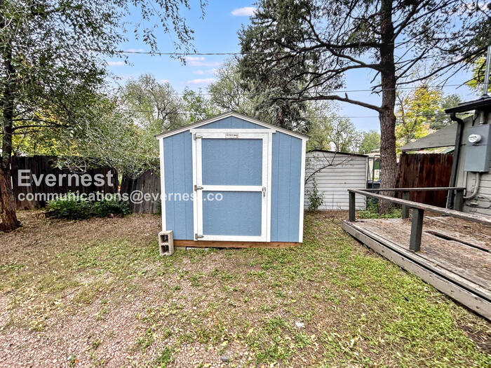 Building Photo - 110 1/2 W Cheyenne Rd