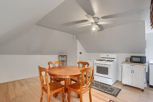Building Photo - 3409 Portola Ave