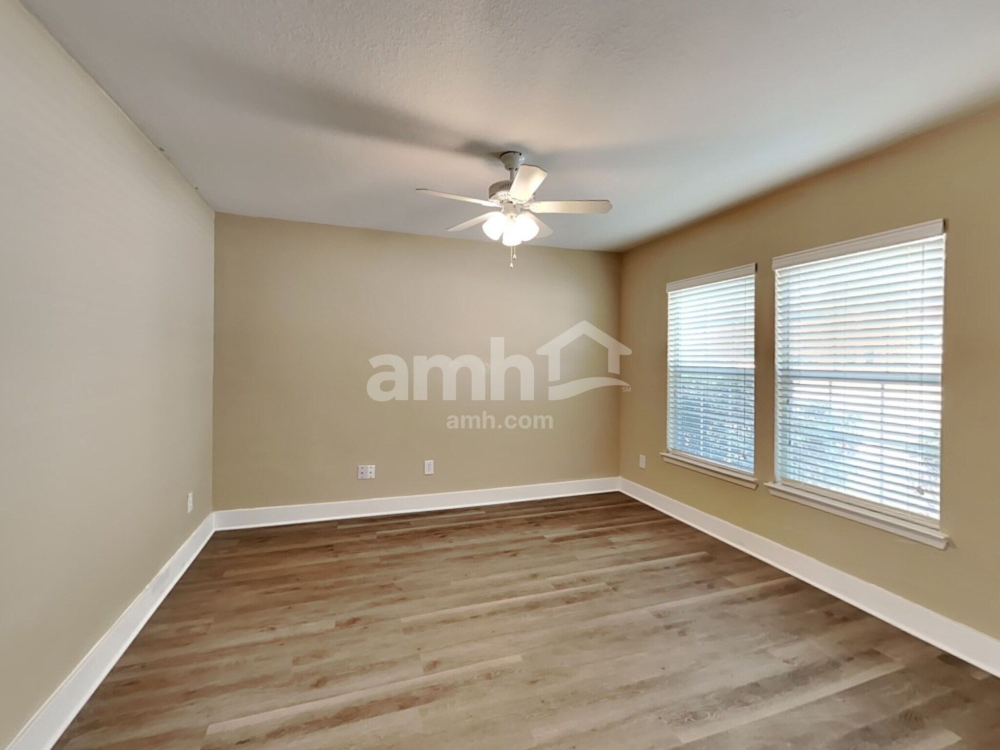 Building Photo - 802 Dragonfly Dr