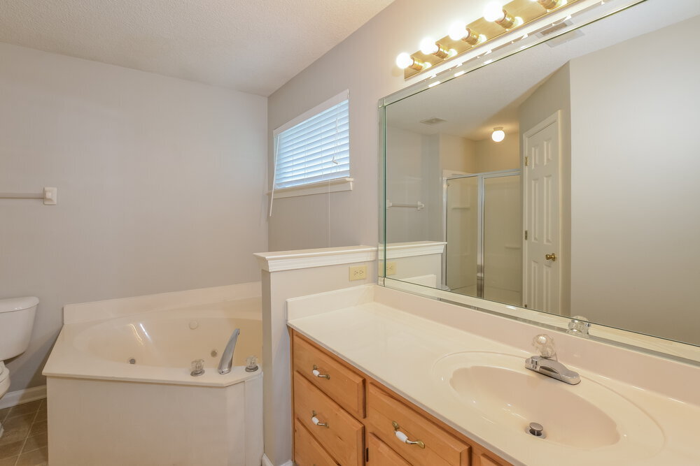 Building Photo - 8408 Cross Point Dr