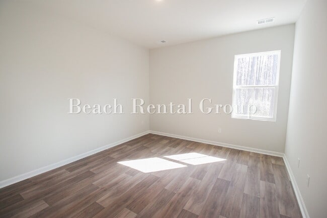 Building Photo - Gorgeous End Unit in Myrtle Beach