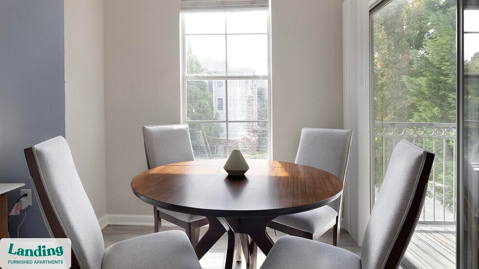 Building Photo - 100 Peyton Pl SW