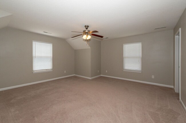 Building Photo - West Knoxville 37932 - 4 bedroom, 2.5 bath home - Call Jean Chung (865) 386-1022