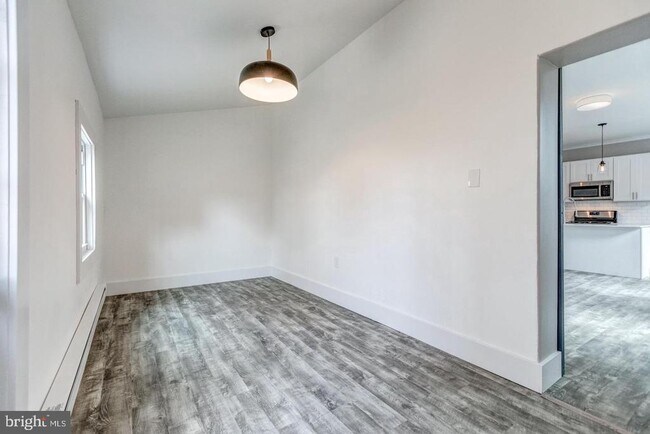 Building Photo - 2434 E Dauphin St