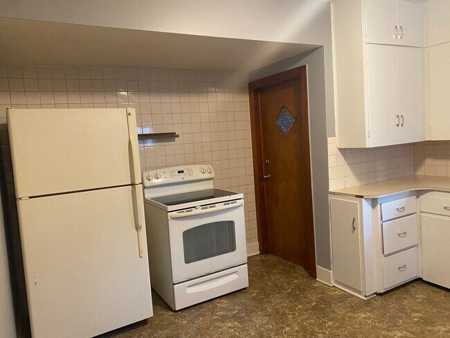 Building Photo - 717 5th Street