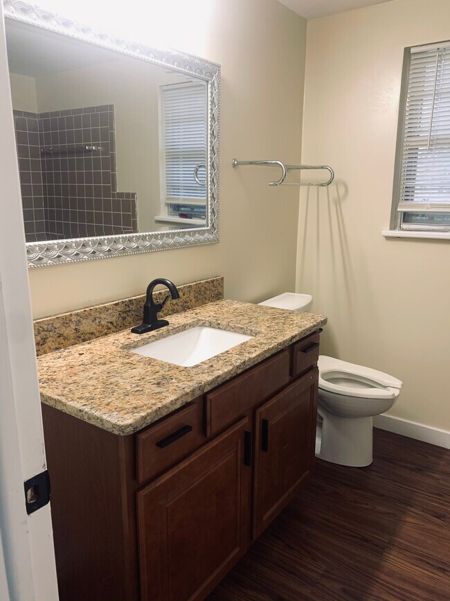 Main bath - 3801 NW 62nd St