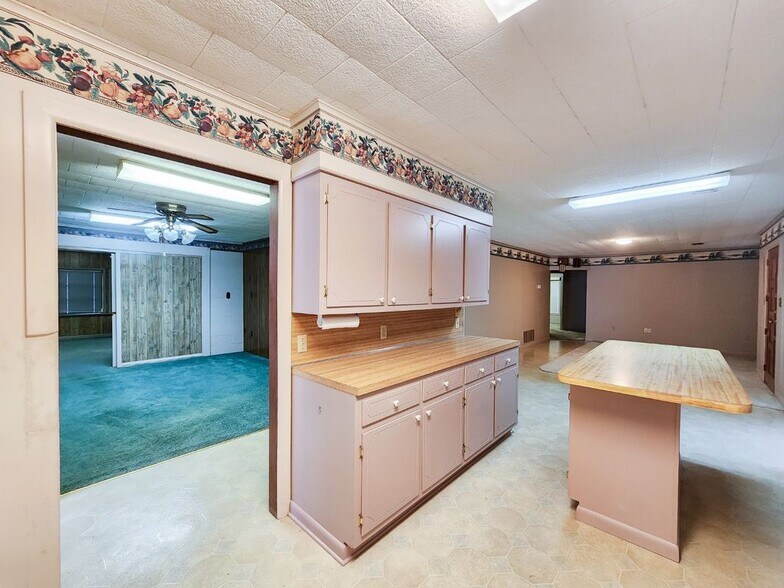 Building Photo - 1402 Loberg Ln
