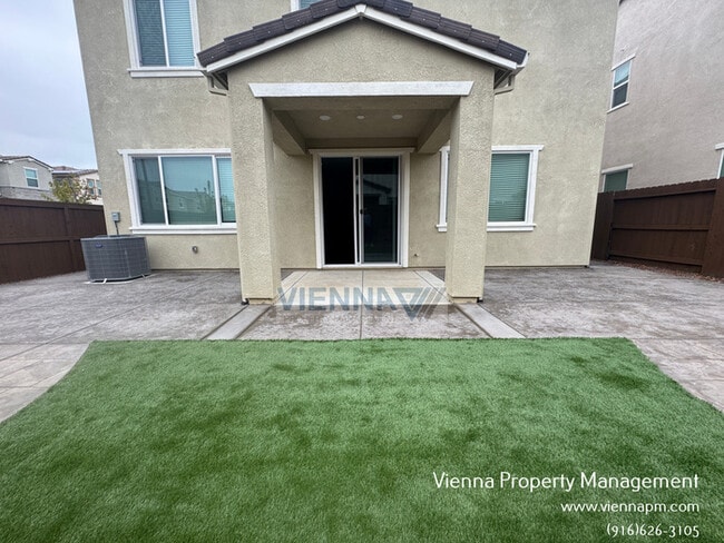 Building Photo - 6000 Waddington Wy