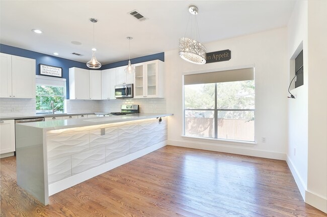 Building Photo - 1743 French Village Dr