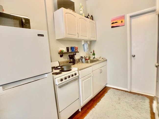 Building Photo - 320 Jefferson St