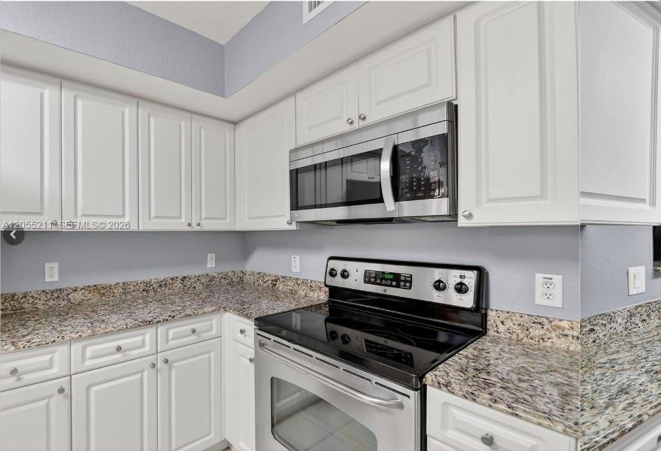 Building Photo - 6769 Heritage Grande