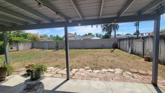 Building Photo - 2313 San Lorenzo Ave