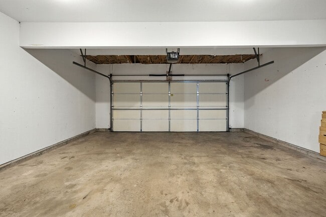 Building Photo - Beautiful Single Family Home, Sutter Woods...