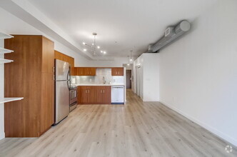 Building Photo - Beautiful Downtown 1BR/1BA Condo