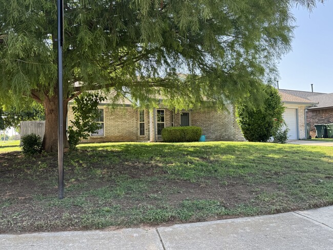 Primary Photo - 4900 Smoking Oaks Dr
