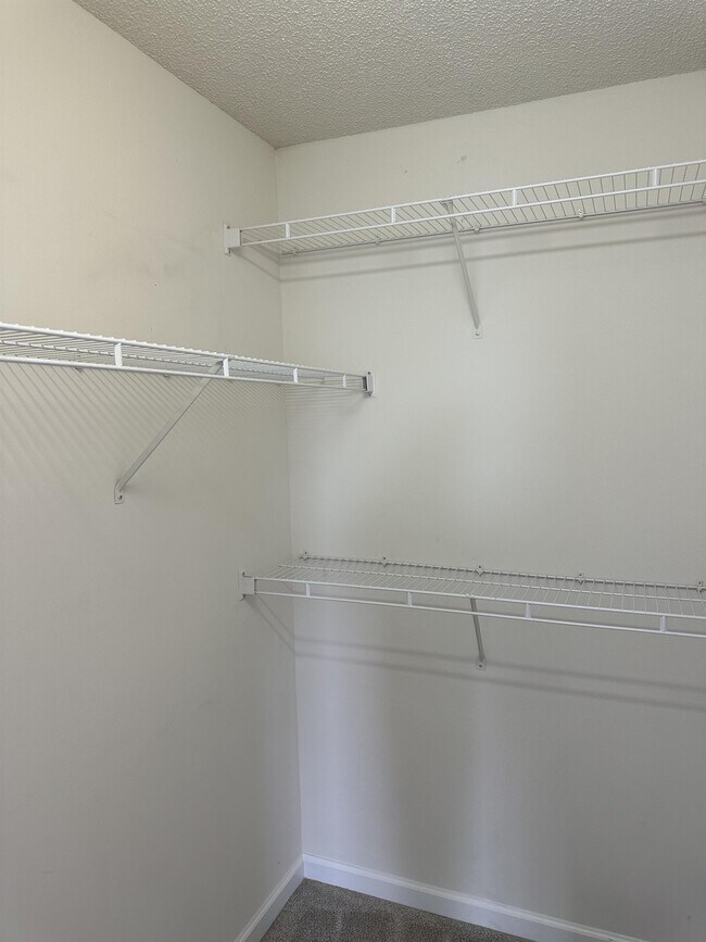 Building Photo - 6112 Hedgecock Cir