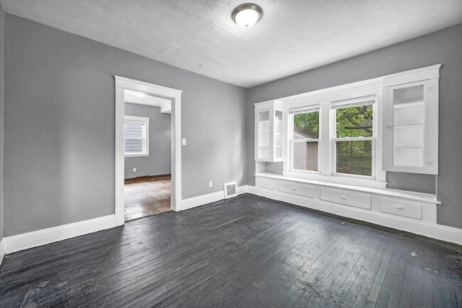 Building Photo - 12405 Rexford Ave