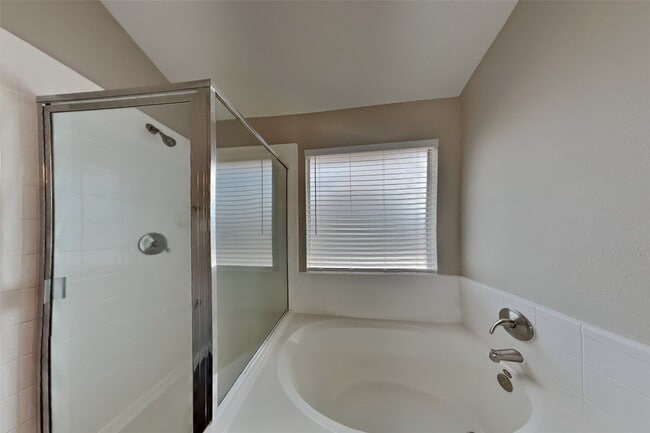 Building Photo - 20203 Stonegrove Ct