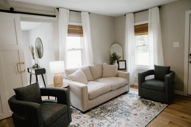 Building Photo - 206 State Ave