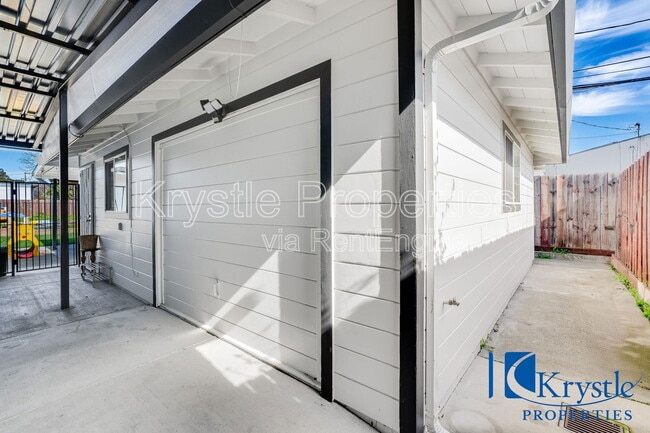 Building Photo - 118 Halabuk Ct
