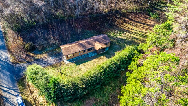 Building Photo - Newly Remodeled Home near Harris Regional ...