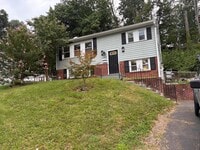 Building Photo - 13430 Pinetree Dr